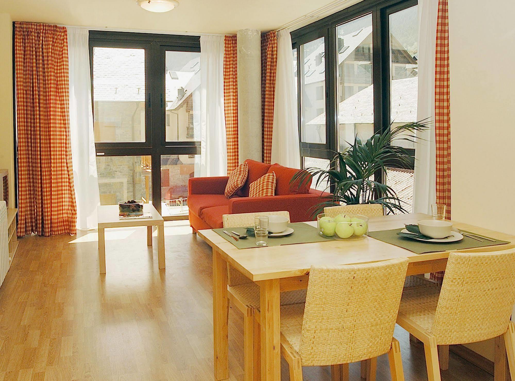 Aparthotel Nou Vielha e Mijaran Zimmer foto